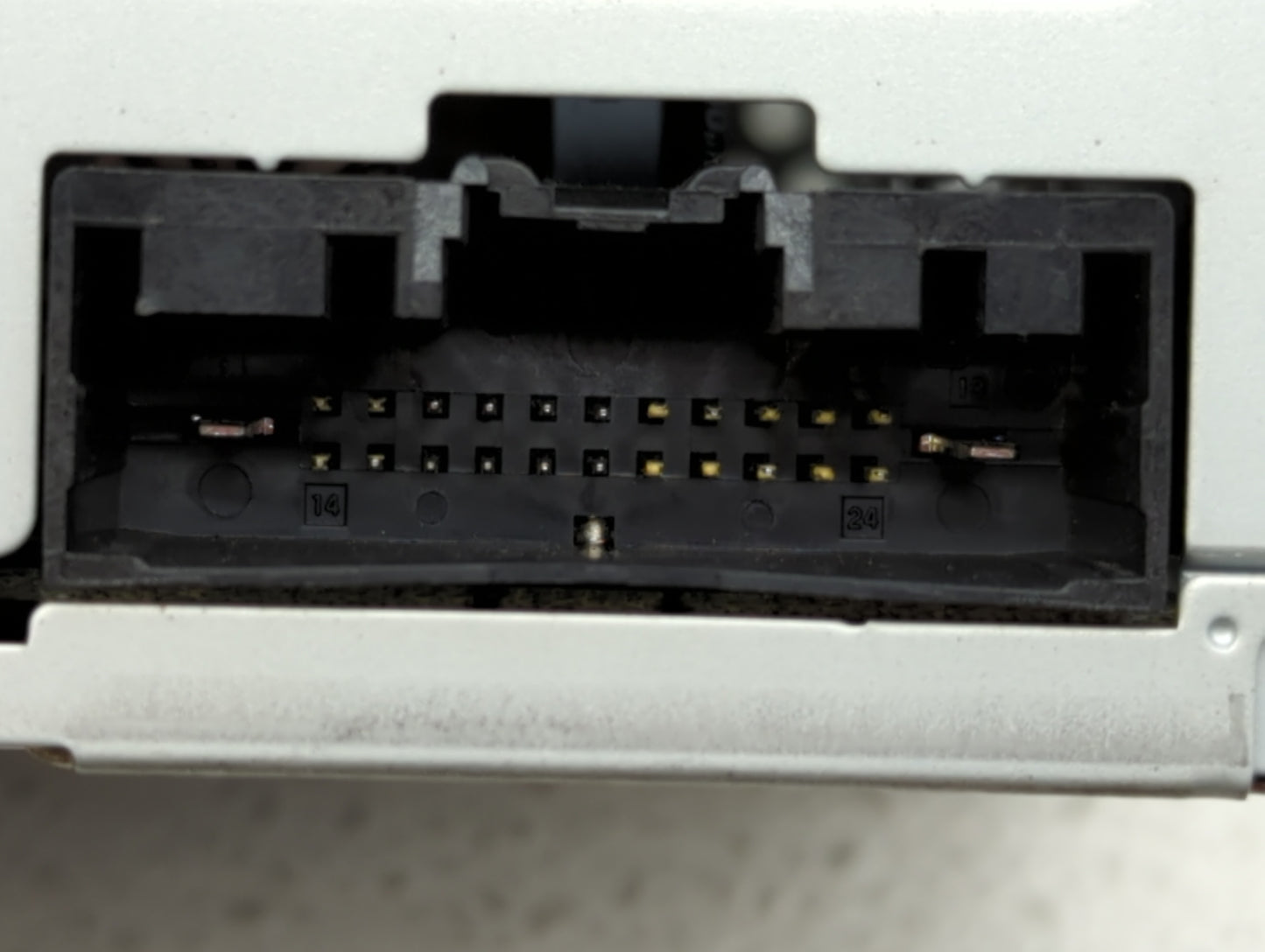 2014-2014 Ford Explorer Am Fm Cd Player Radio Receiver - Oemusedautoparts1.com