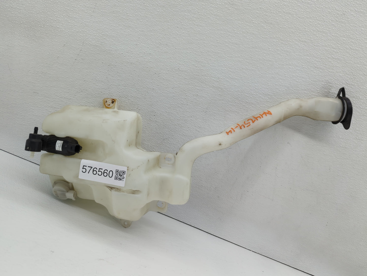 2011-2015 Ford Explorer Windshield Washer Fluid Reservoir Bottle Oem - Oemusedautoparts1.com