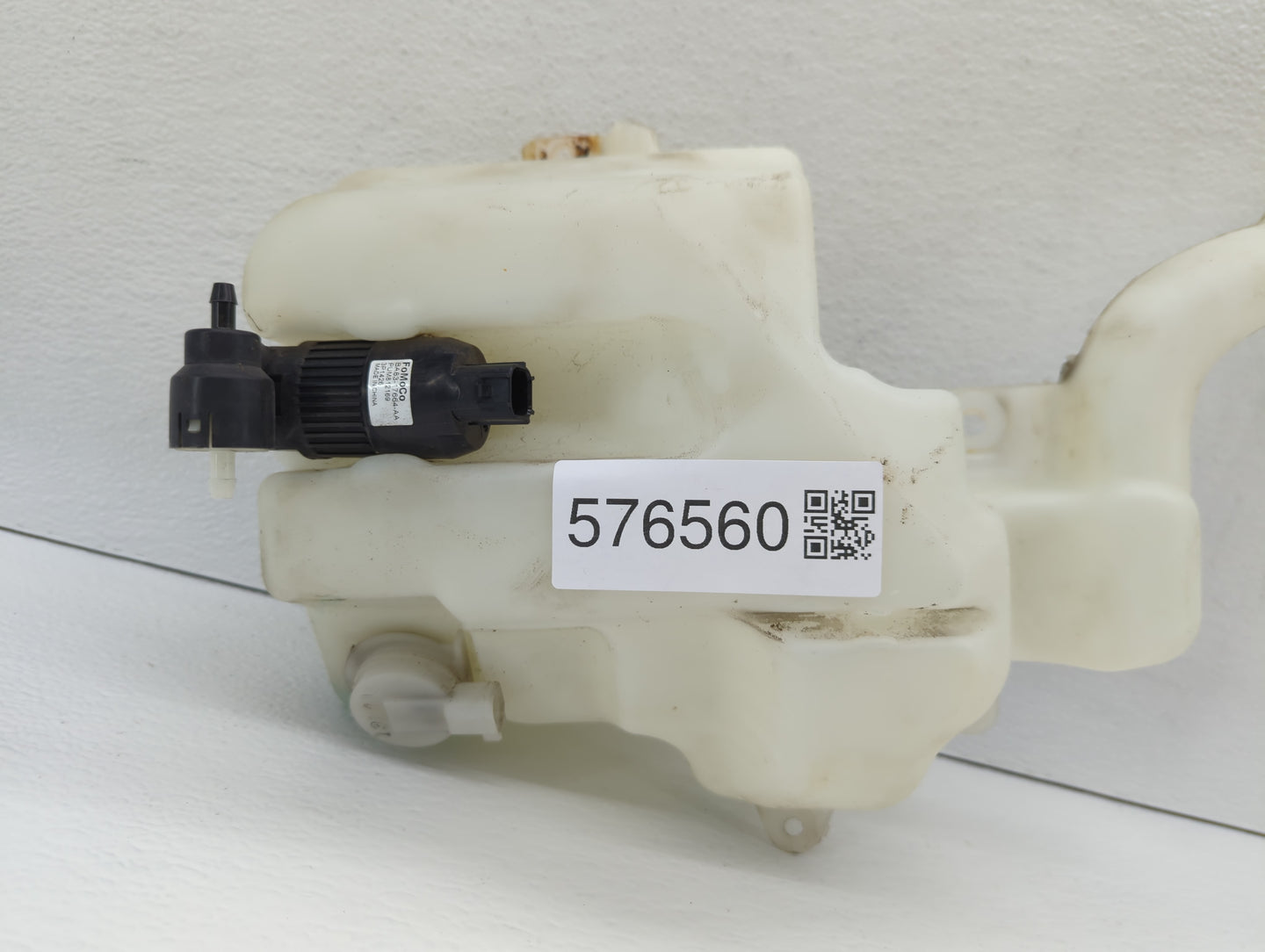 2011-2015 Ford Explorer Windshield Washer Fluid Reservoir Bottle Oem - Oemusedautoparts1.com