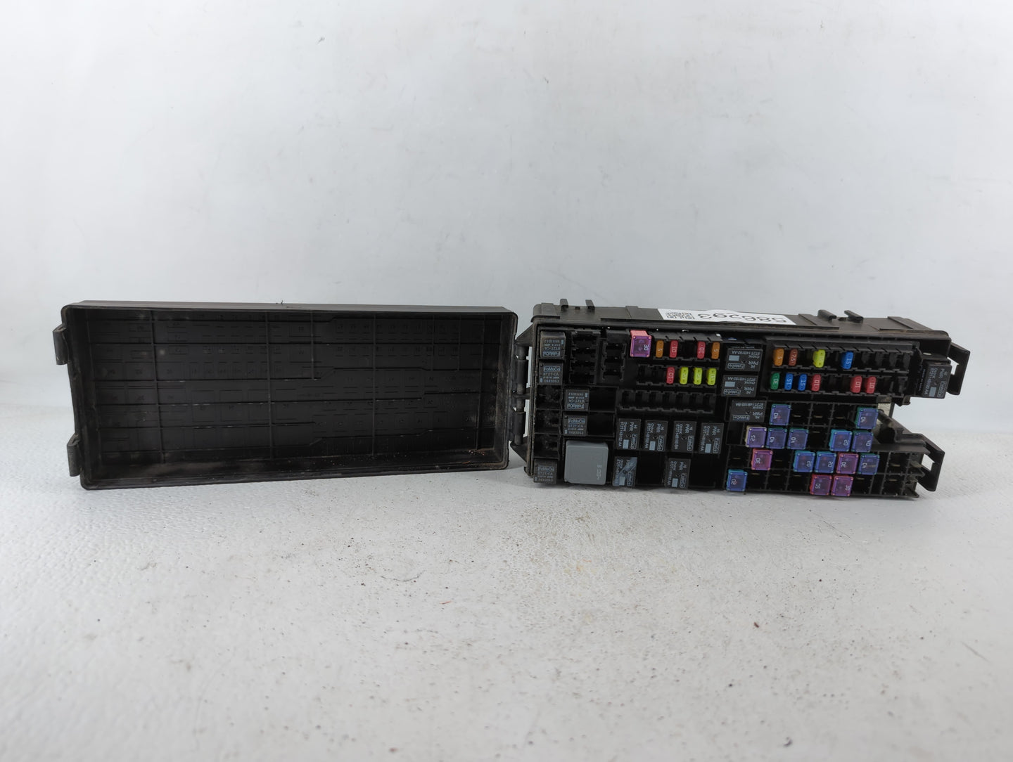 2014-2015 Ford Explorer Fusebox Fuse Box Panel Relay Module P/N:BT4T-14A003-AA Fits Fits 2014 2015 OEM Used Auto Parts - Oem