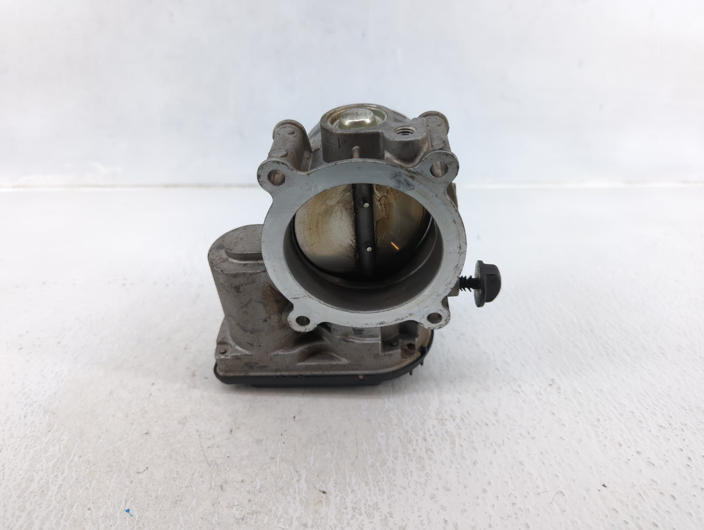 2011-2019 Ford Explorer Throttle Body P/N:131584004651 Fits Fits 2011 2012 2013 2014 2015 2016 2017 2018 2019 OEM Used Auto 