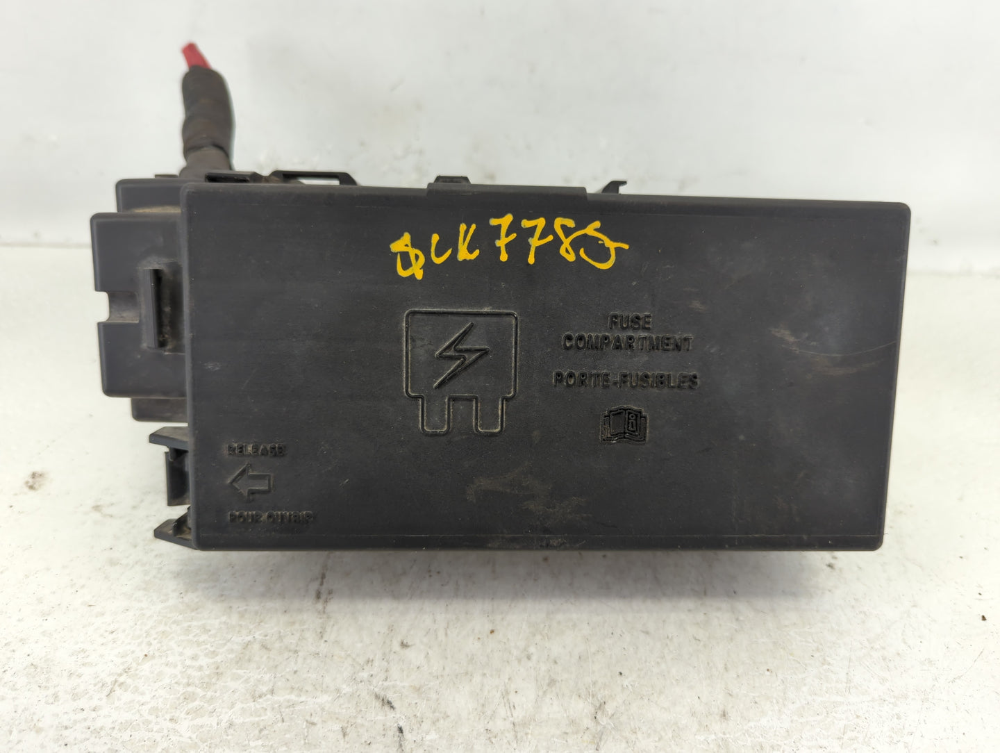 2001-2005 Ford Explorer Fusebox Fuse Box Panel Relay Module P/N:2L5T-14A075-AA Fits Fits 2001 2002 2003 2004 2005 OEM Used A