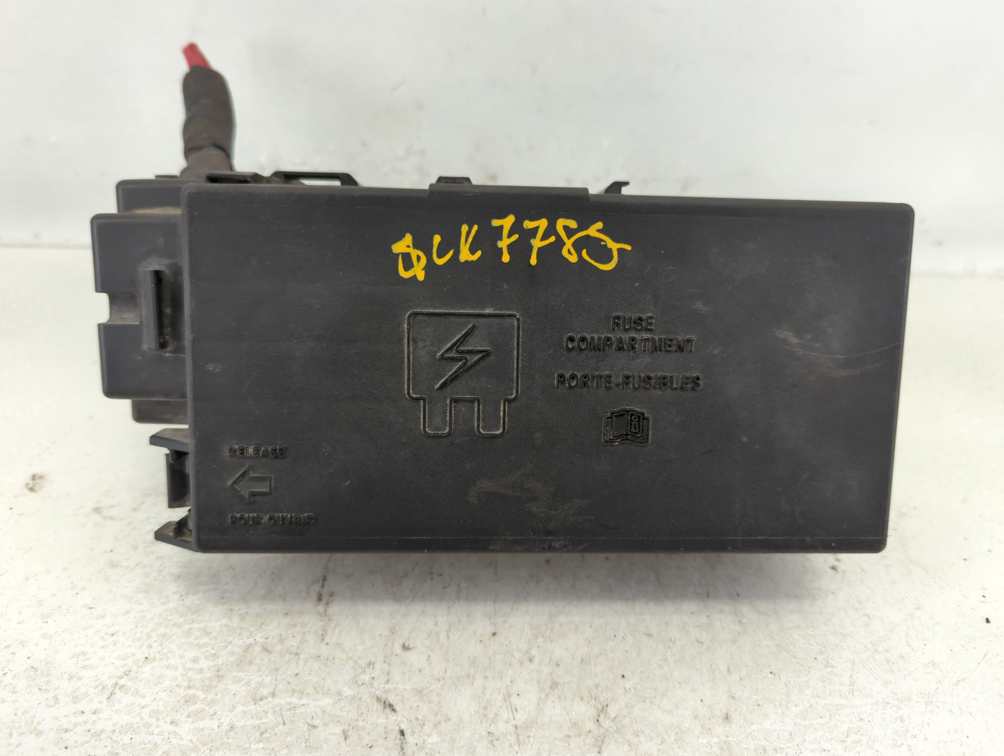2001-2005 Ford Explorer Fusebox Fuse Box Panel Relay Module P/N:2L5T-14A075-AA Fits Fits 2001 2002 2003 2004 2005 OEM Used A
