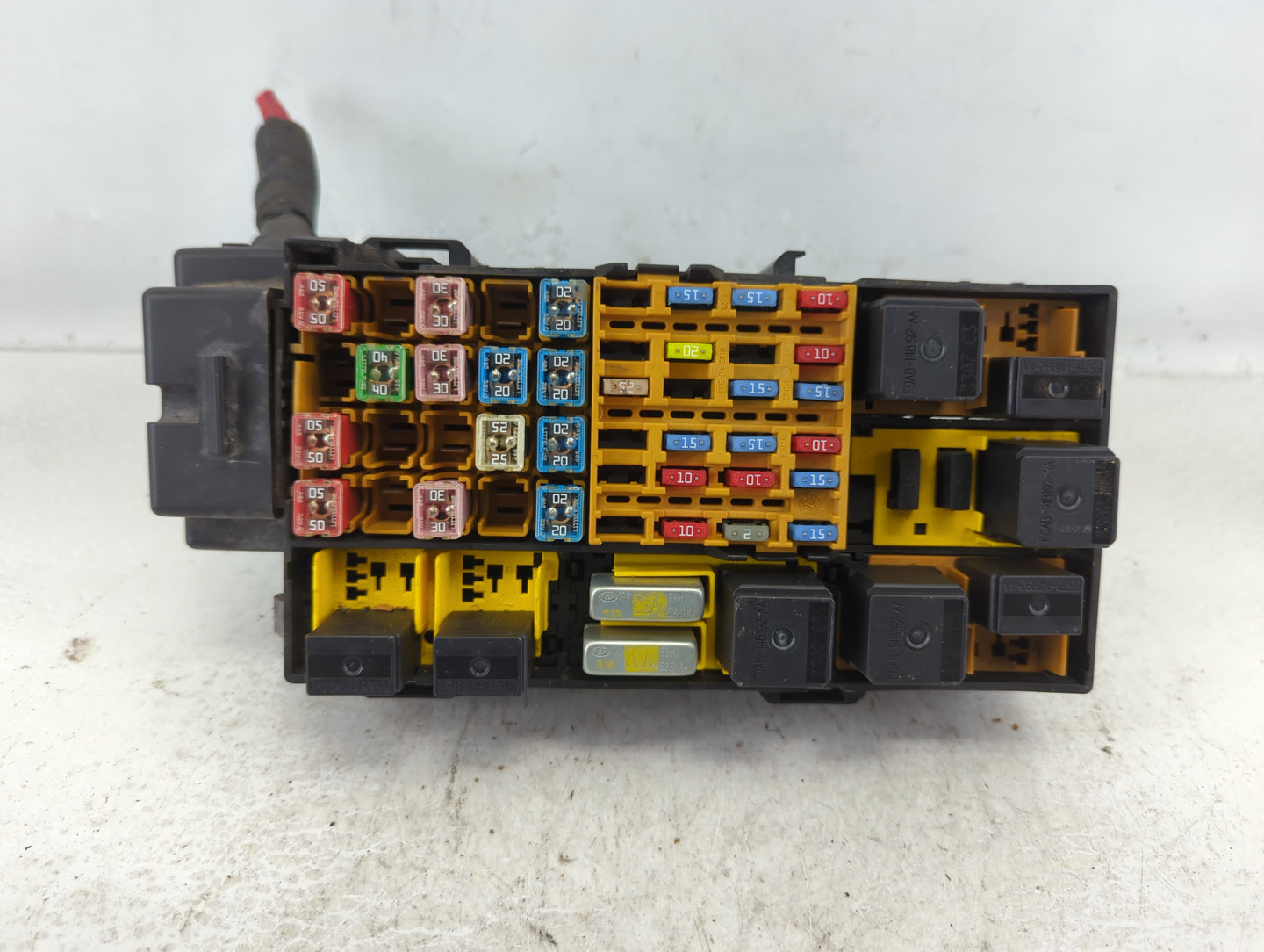 2001-2005 Ford Explorer Fusebox Fuse Box Panel Relay Module P/N:2L5T-14A075-AA Fits Fits 2001 2002 2003 2004 2005 OEM Used A