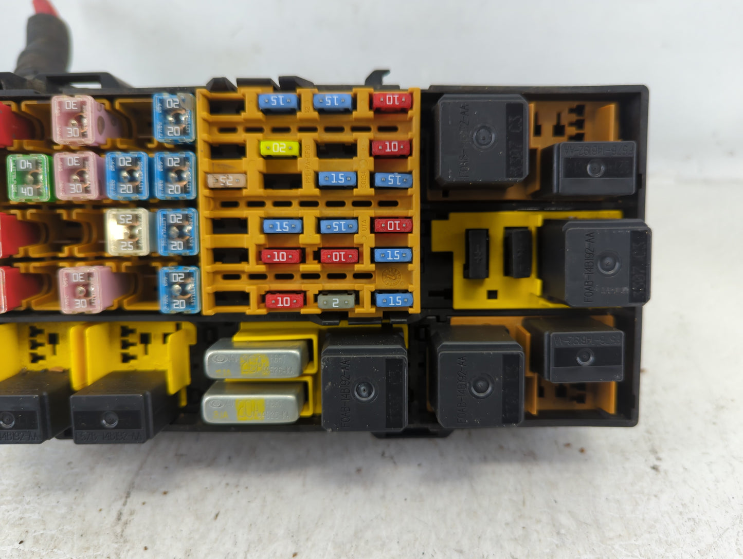 2001-2005 Ford Explorer Fusebox Fuse Box Panel Relay Module P/N:2L5T-14A075-AA Fits Fits 2001 2002 2003 2004 2005 OEM Used A