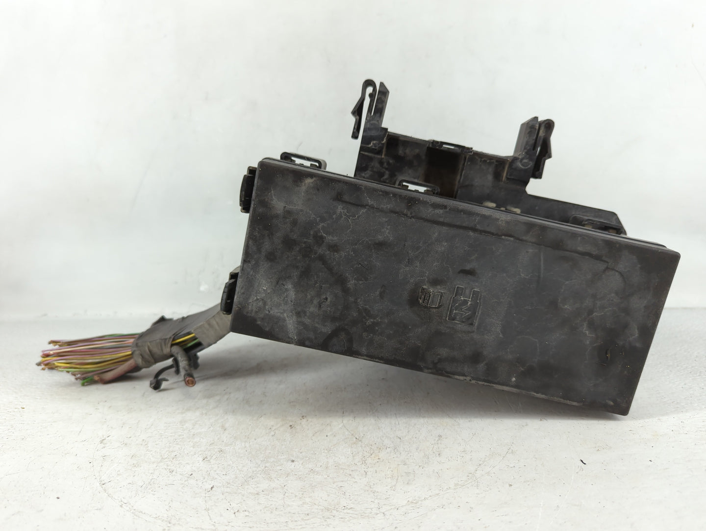 2014-2015 Ford Explorer Fusebox Fuse Box Panel Relay Module P/N:BT4T-14A003-AA Fits Fits 2014 2015 OEM Used Auto Parts - Oem