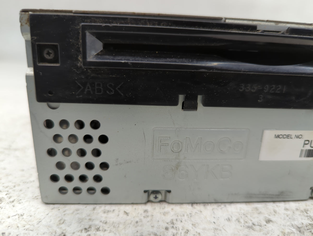 2014-2014 Ford Explorer Am Fm Cd Player Radio Receiver 725688 - Oemusedautoparts1.com