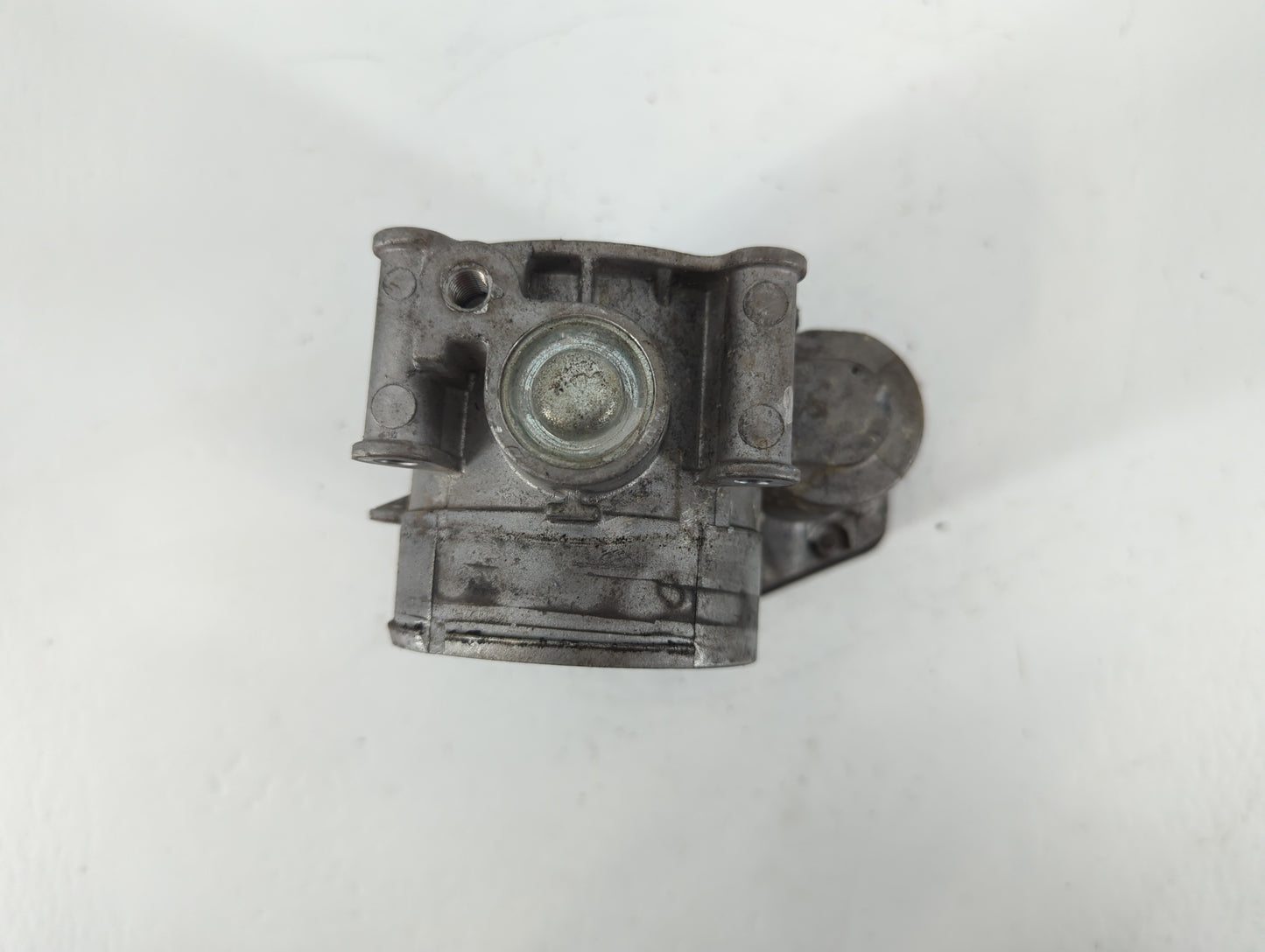 2011-2019 Ford Explorer Throttle Body P/N:2G1303A-0243 Fits Fits 2011 2012 2013 2014 2015 2016 2017 2018 2019 OEM Used Auto 
