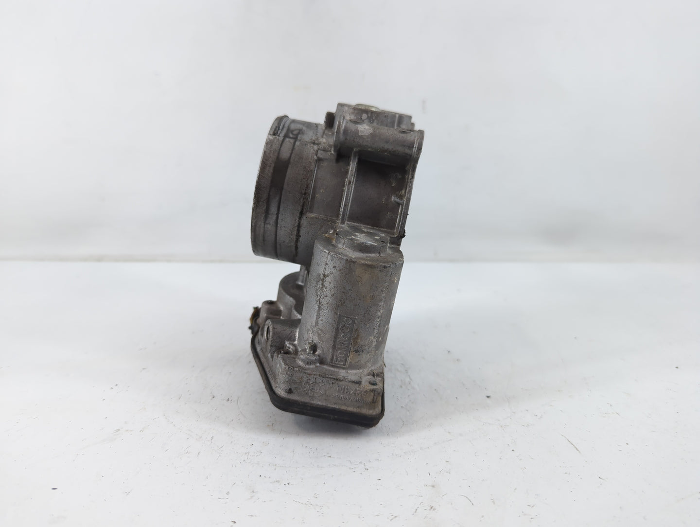 2011-2019 Ford Explorer Throttle Body P/N:2G1303A-0243 Fits Fits 2011 2012 2013 2014 2015 2016 2017 2018 2019 OEM Used Auto 