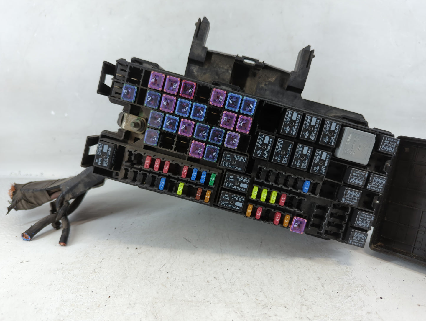 2014-2015 Ford Explorer Fusebox Fuse Box Panel Relay Module P/N:BT4T-14A003-AA Fits Fits 2014 2015 OEM Used Auto Parts - Oem