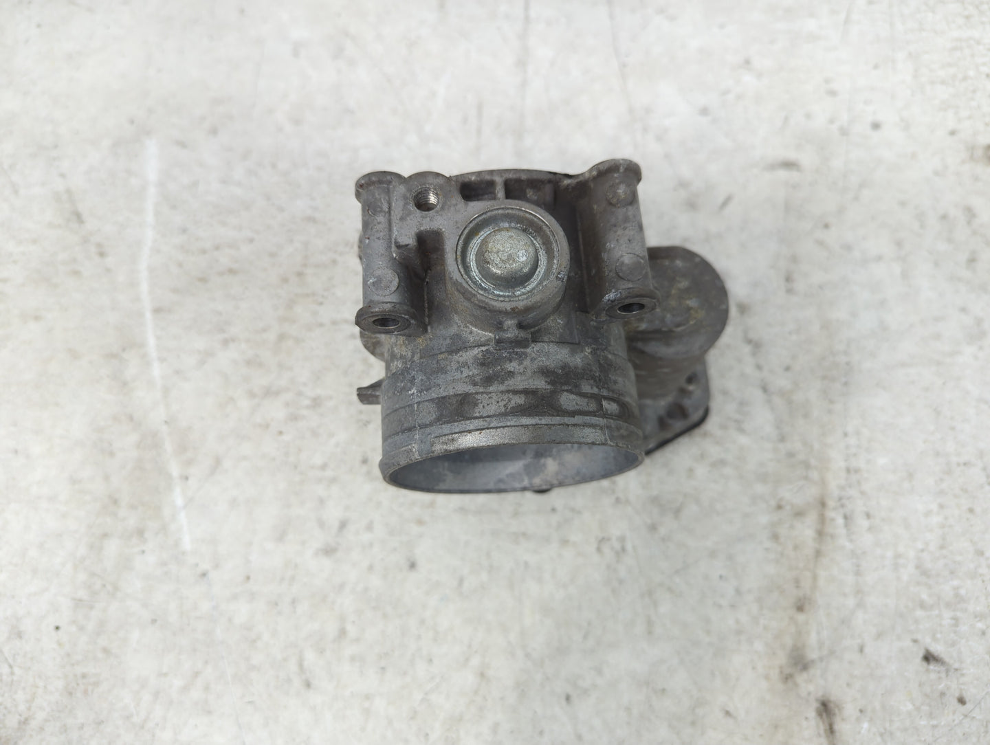 2011-2019 Ford Explorer Throttle Body Fits Fits 2011 2012 2013 2014 2015 2016 2017 2018 2019 OEM Used Auto Parts - Oemusedau