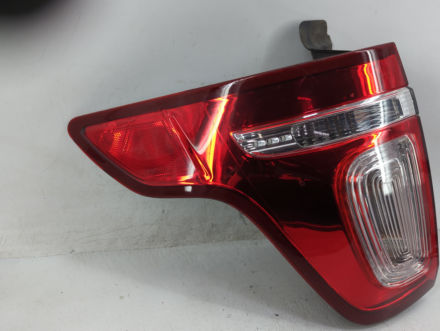 2011-2015 Ford Explorer Tail Light Assembly Driver Left OEM Fits Fits 2011 2012 2013 2014 2015 OEM Used Auto Parts - Oemused
