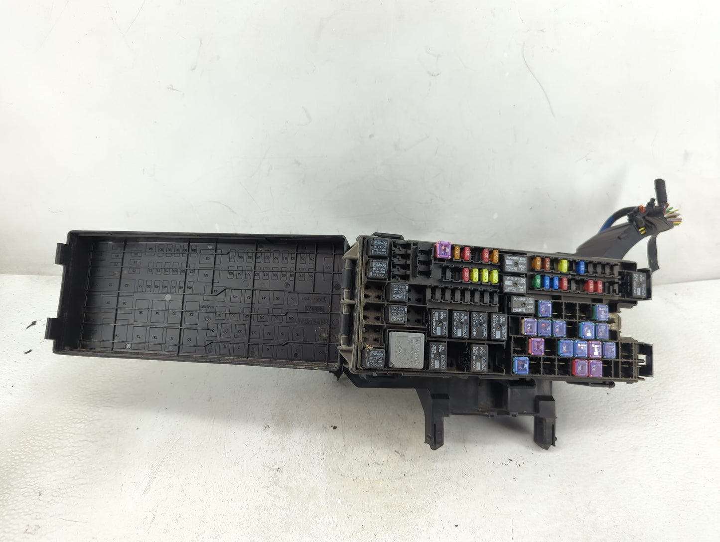 2014-2015 Ford Explorer Fusebox Fuse Box Panel Relay Module Fits Fits 2014 2015 OEM Used Auto Parts - Oemusedautoparts1.com