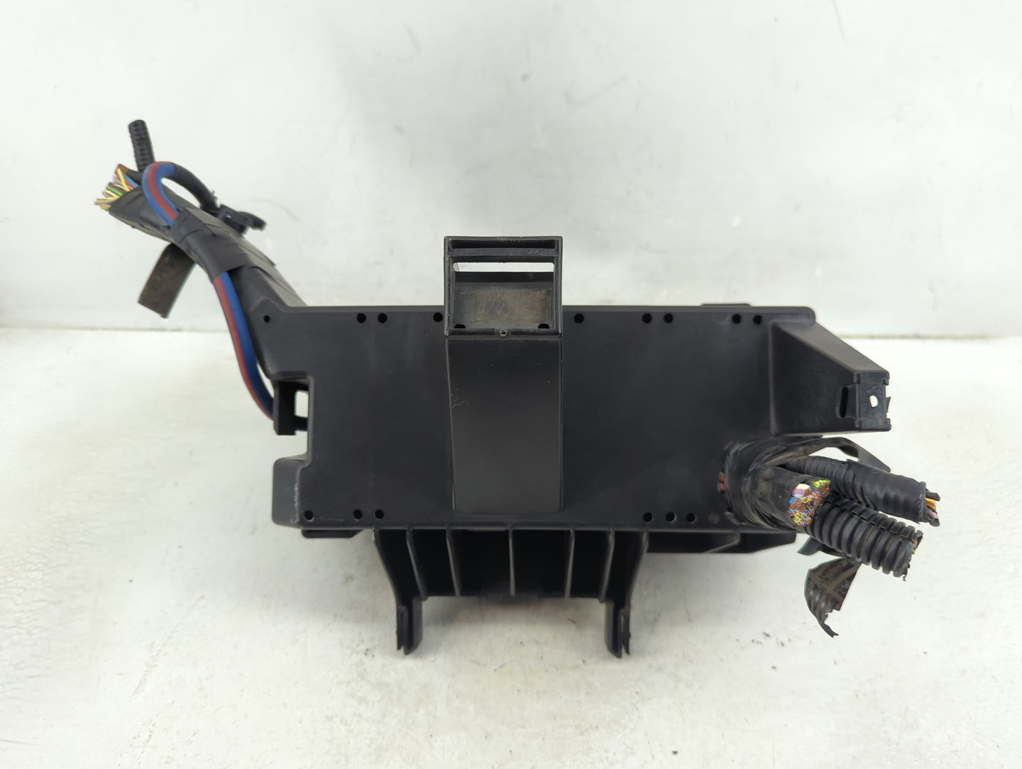 2014-2015 Ford Explorer Fusebox Fuse Box Panel Relay Module Fits Fits 2014 2015 OEM Used Auto Parts - Oemusedautoparts1.com