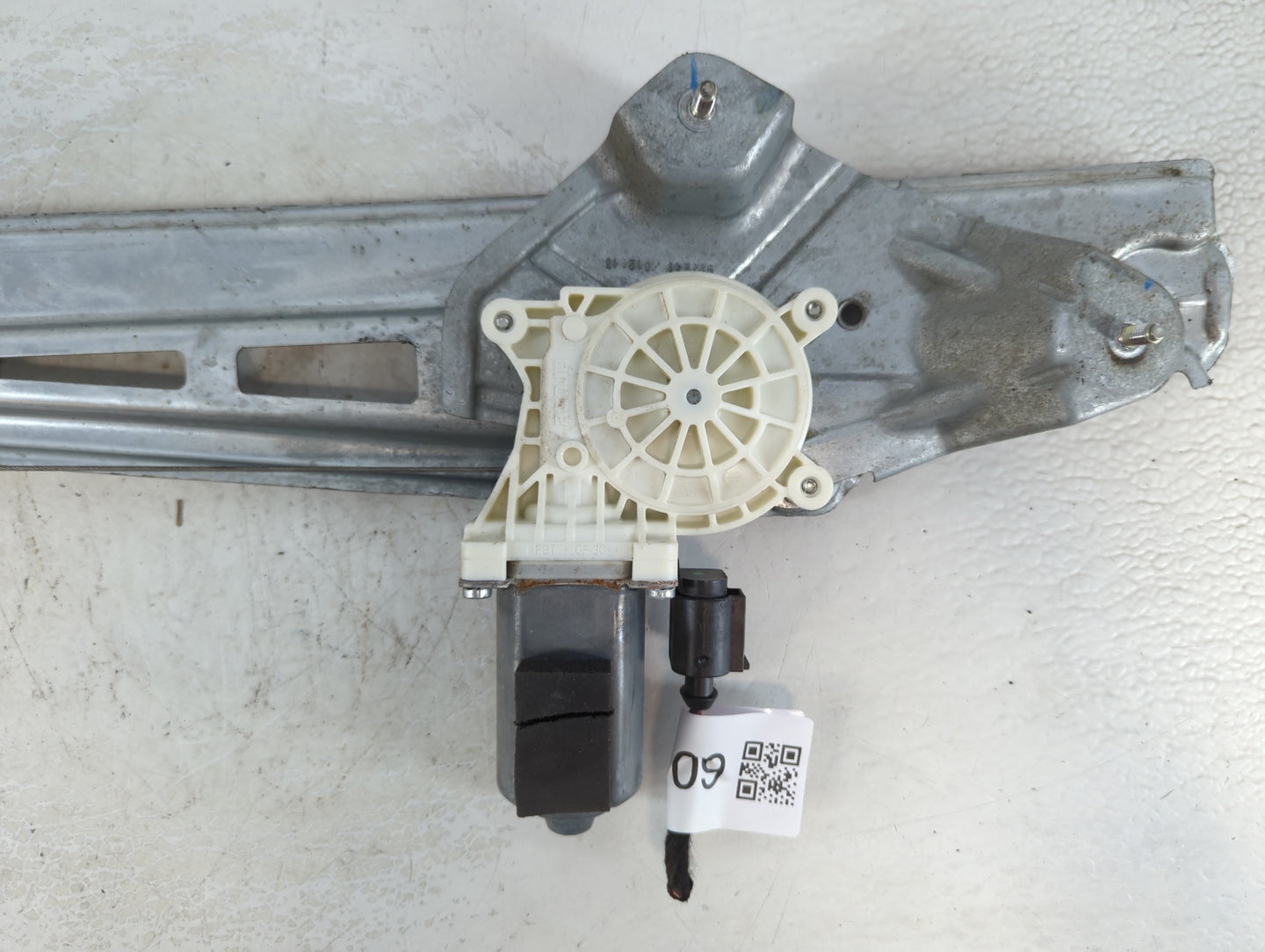 2014 Ford Explorer Used Window Regulator Passenger Front 915109 - Oemusedautoparts1.com