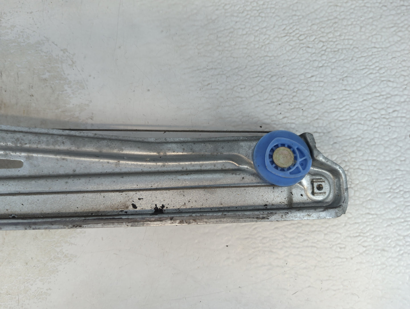 2014 Ford Explorer Driver Left Front Window Regulator 915110 - Oemusedautoparts1.com