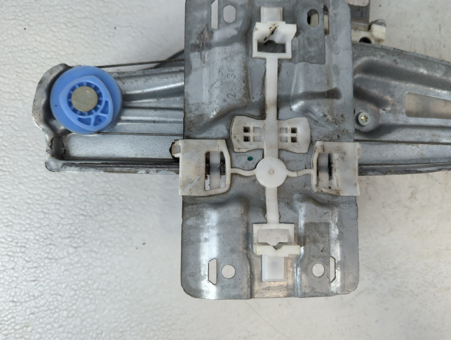 2014 Ford Explorer Driver Left Front Window Regulator 915110 - Oemusedautoparts1.com