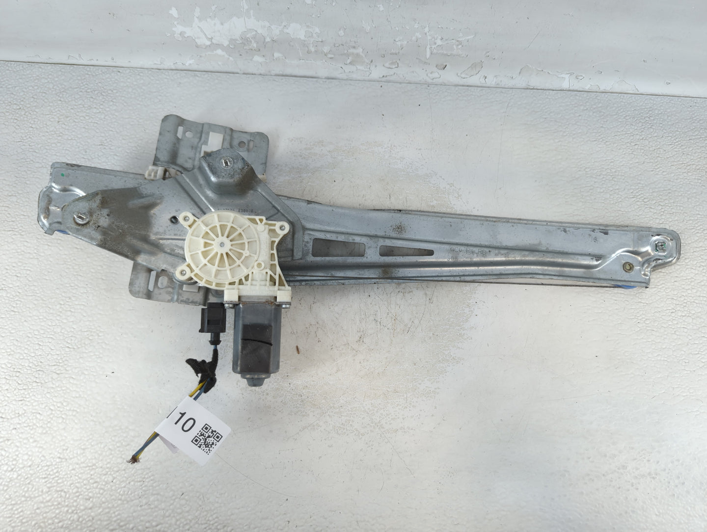 2014 Ford Explorer Driver Left Front Window Regulator 915110 - Oemusedautoparts1.com