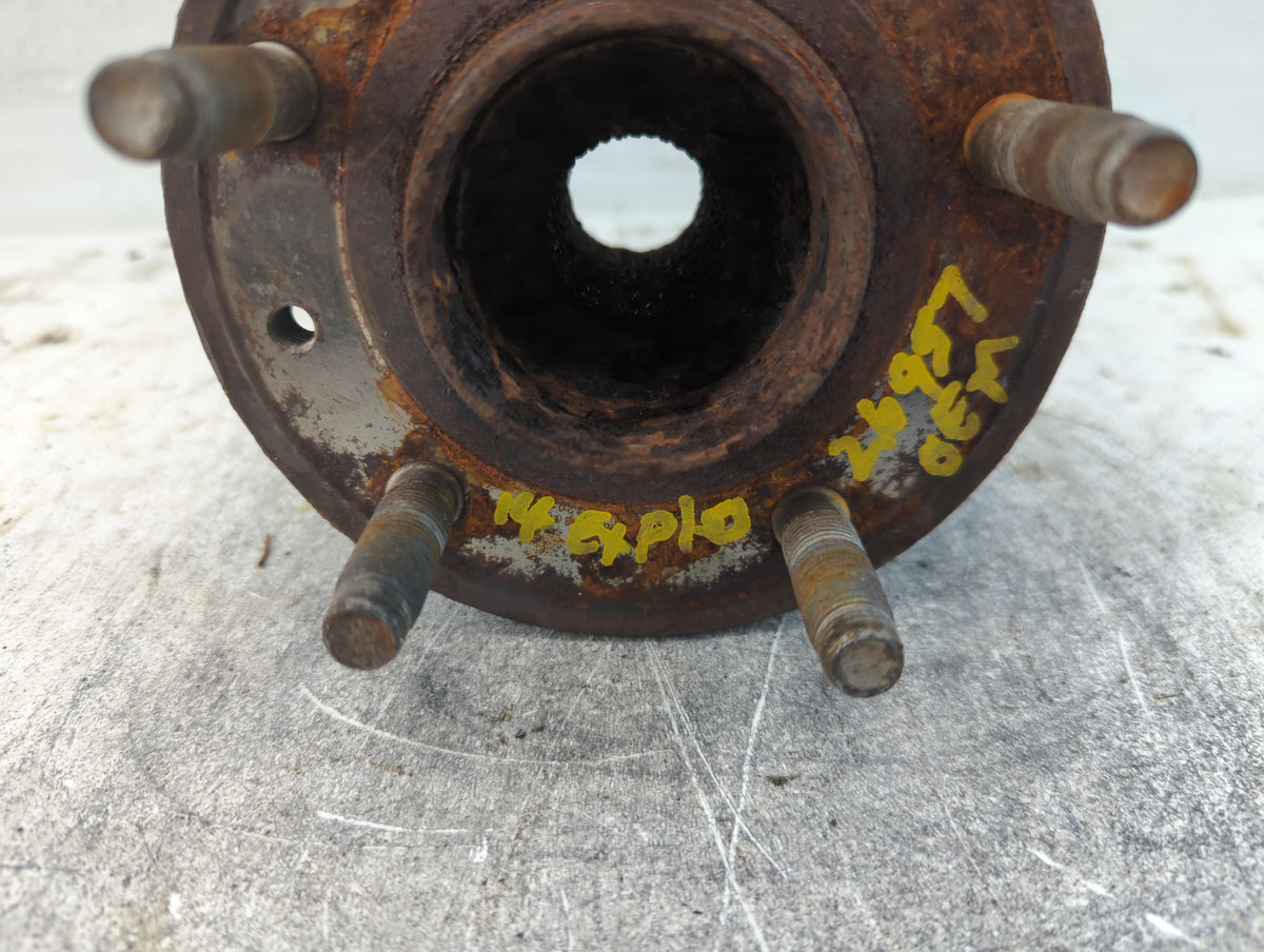 2017-2019 Ford Explorer Driver Front Wheel Hub Oem 928362 - Oemusedautoparts1.com