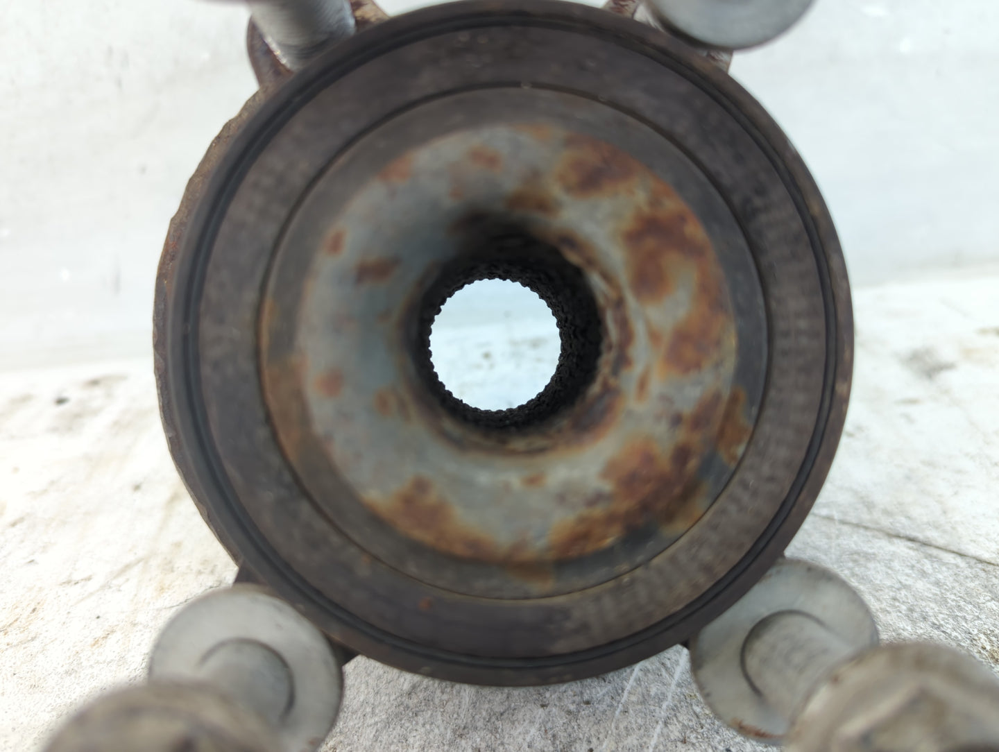 2017-2019 Ford Explorer Driver Front Wheel Hub Oem 928362 - Oemusedautoparts1.com