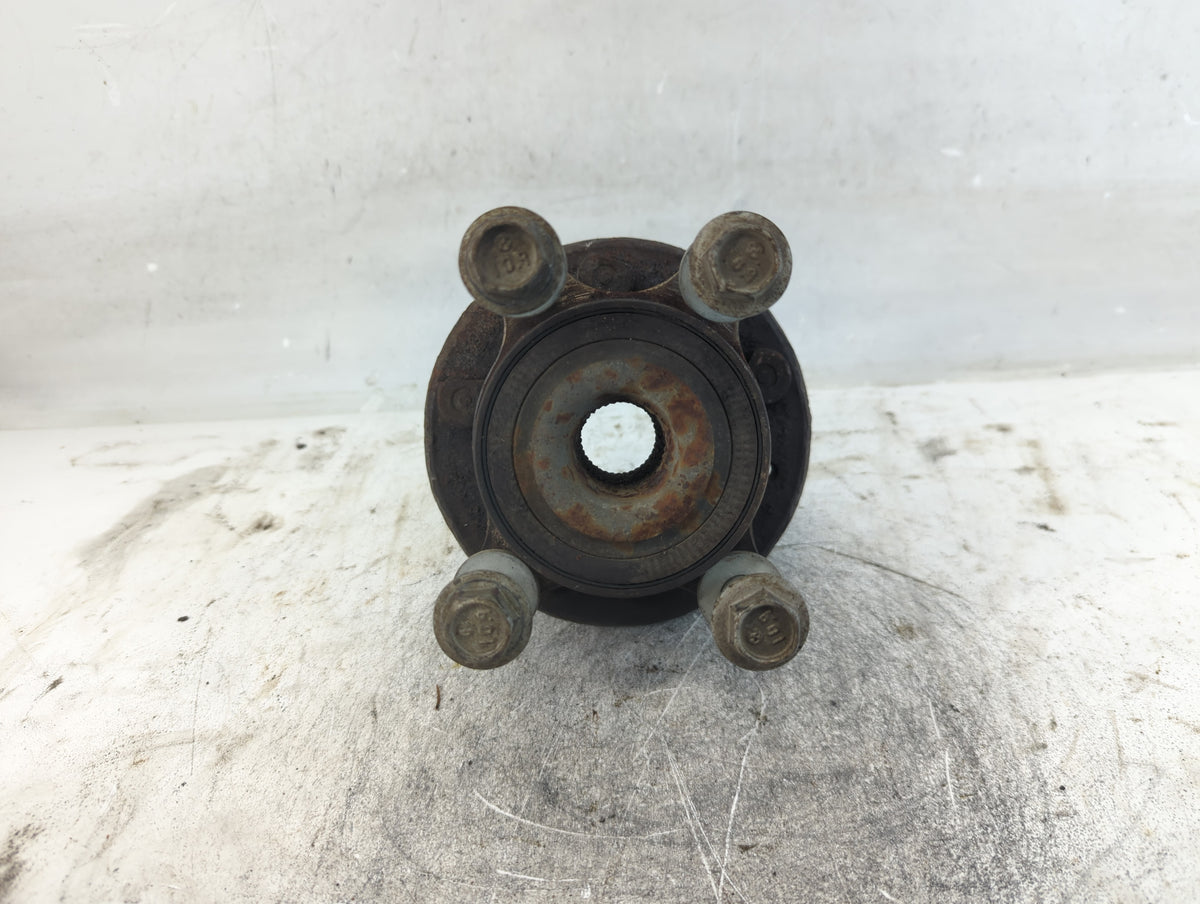 2017-2019 Ford Explorer Driver Front Wheel Hub Oem 928362 - Oemusedautoparts1.com