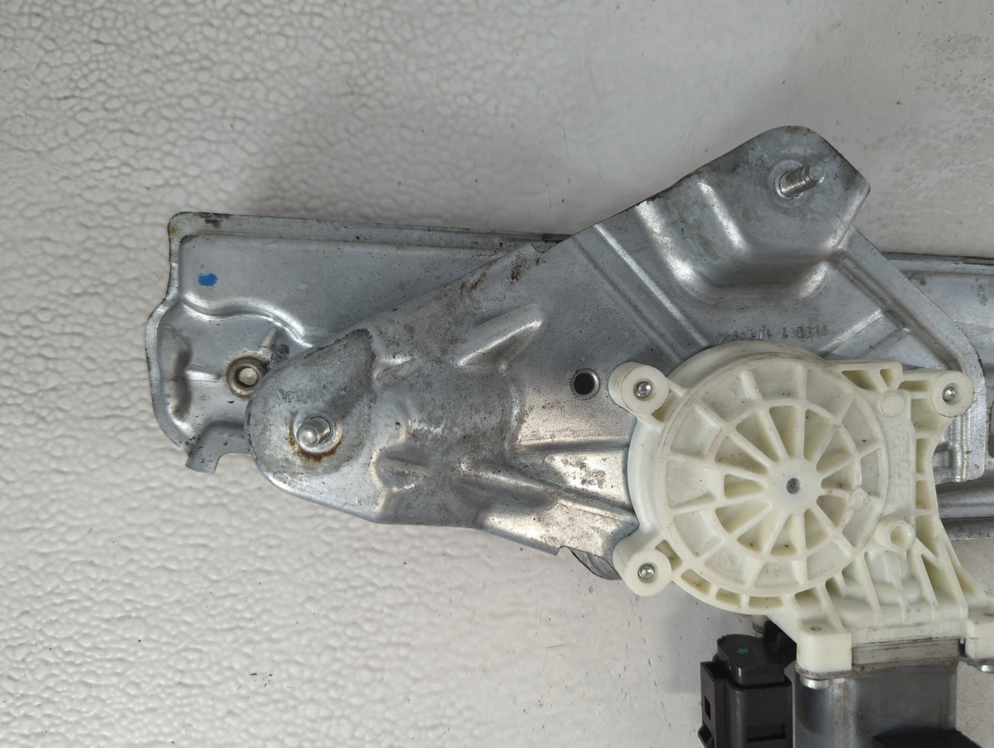 2014 Ford Explorer Driver Left Front Window Regulator 937505 - Oemusedautoparts1.com