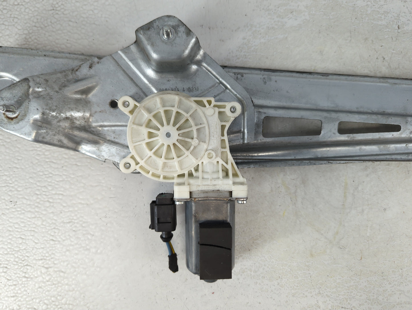 2014 Ford Explorer Driver Left Front Window Regulator 937505 - Oemusedautoparts1.com