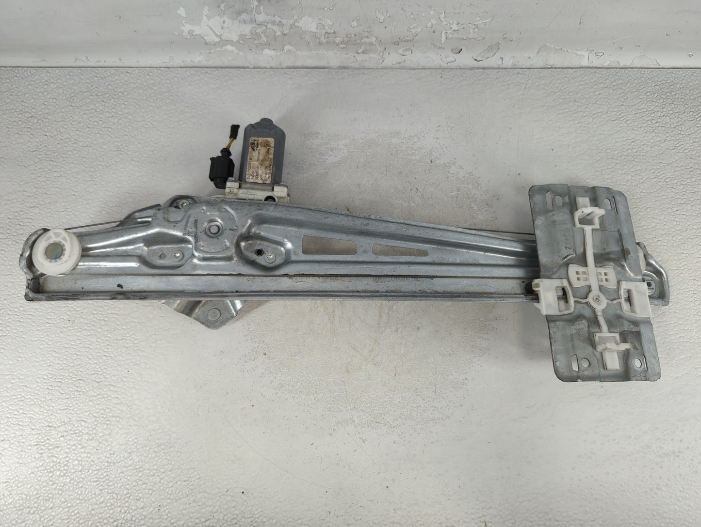 2014 Ford Explorer Driver Left Front Window Regulator 937505 - Oemusedautoparts1.com