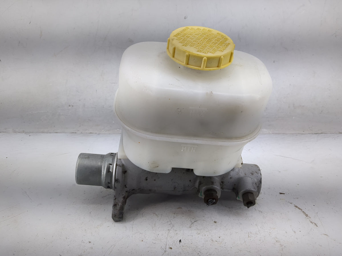 2014-2014 Ford F-150 Brake Master Cylinder 1082579 - Oemusedautoparts1.com