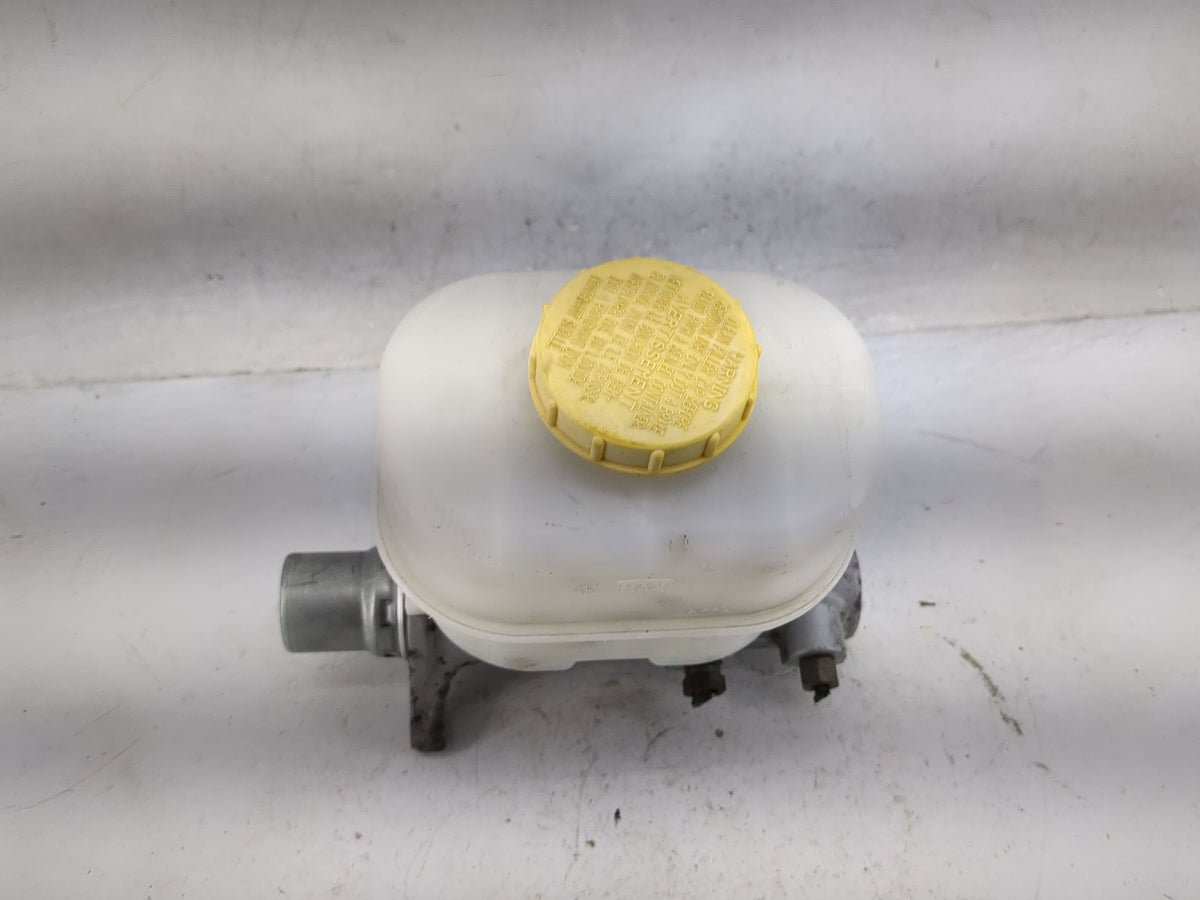 2014-2014 Ford F-150 Brake Master Cylinder 1082579 - Oemusedautoparts1.com
