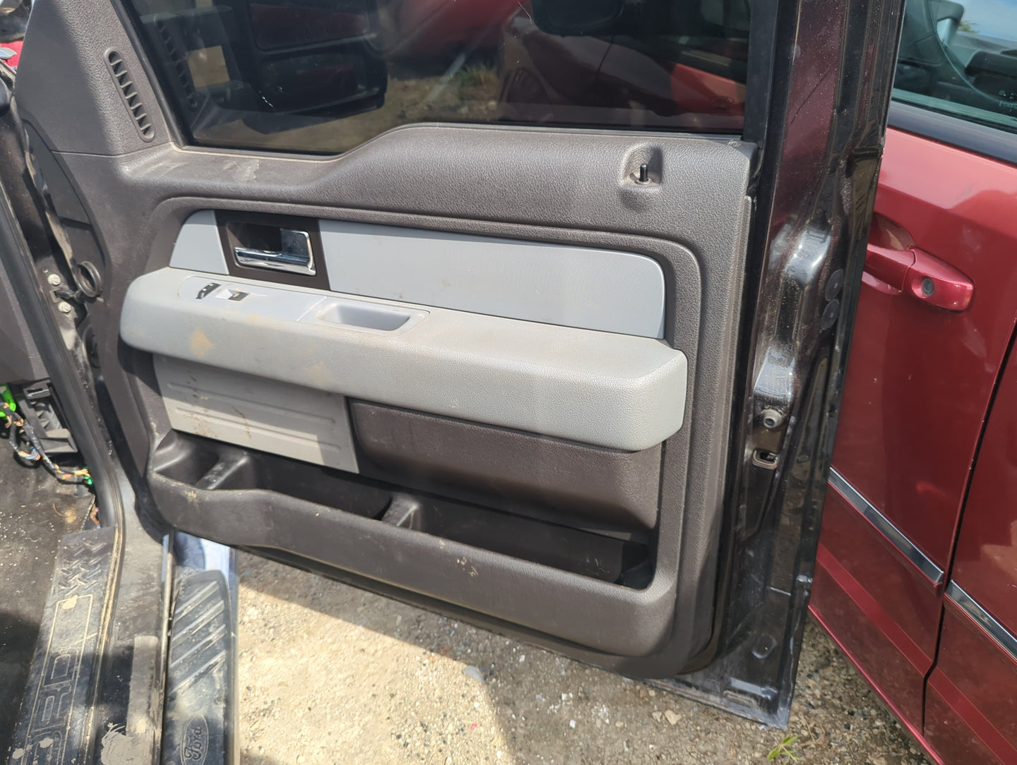 2014 Ford F-150 Front Right Passenger Interior Door Panel Trim 1132448 - Oemusedautoparts1.com