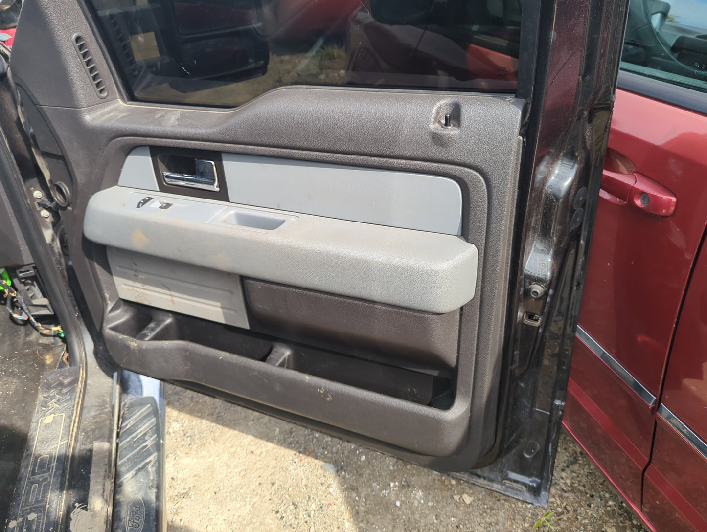 2014 Ford F-150 Front Right Passenger Interior Door Panel Trim 1132448 - Oemusedautoparts1.com