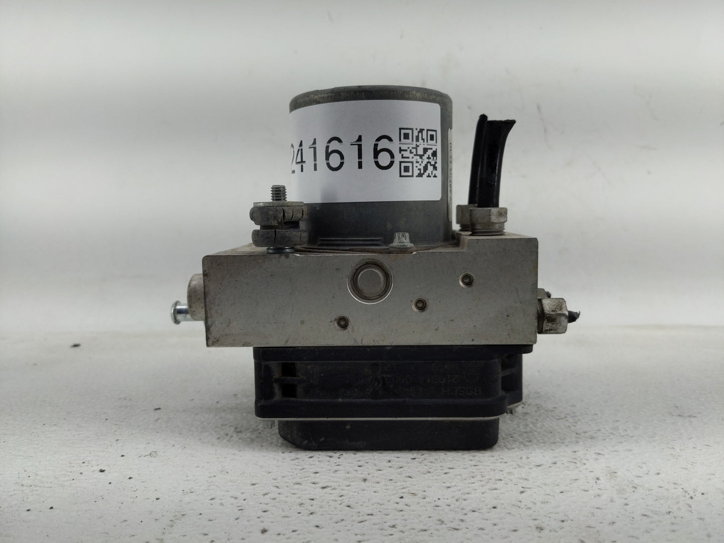 2014 Ford F-150 ABS Pump Control Module Replacement P/N:0 265 252 792 A Fits OEM Used Auto Parts - Oemusedautoparts1.com