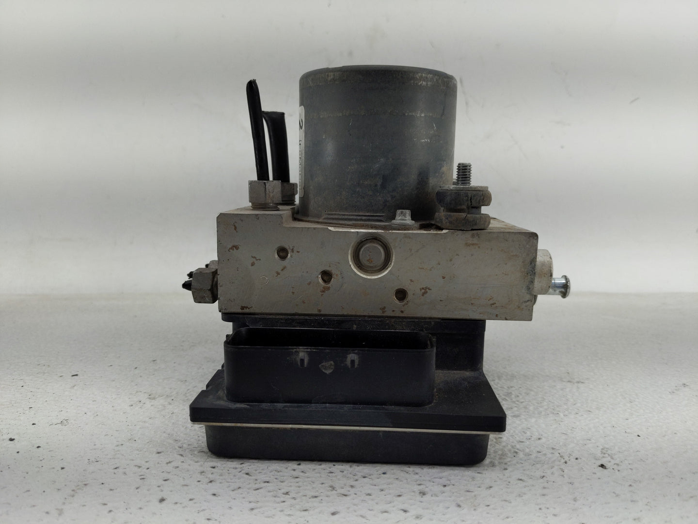 2014 Ford F-150 ABS Pump Control Module Replacement P/N:0 265 252 792 A Fits OEM Used Auto Parts - Oemusedautoparts1.com