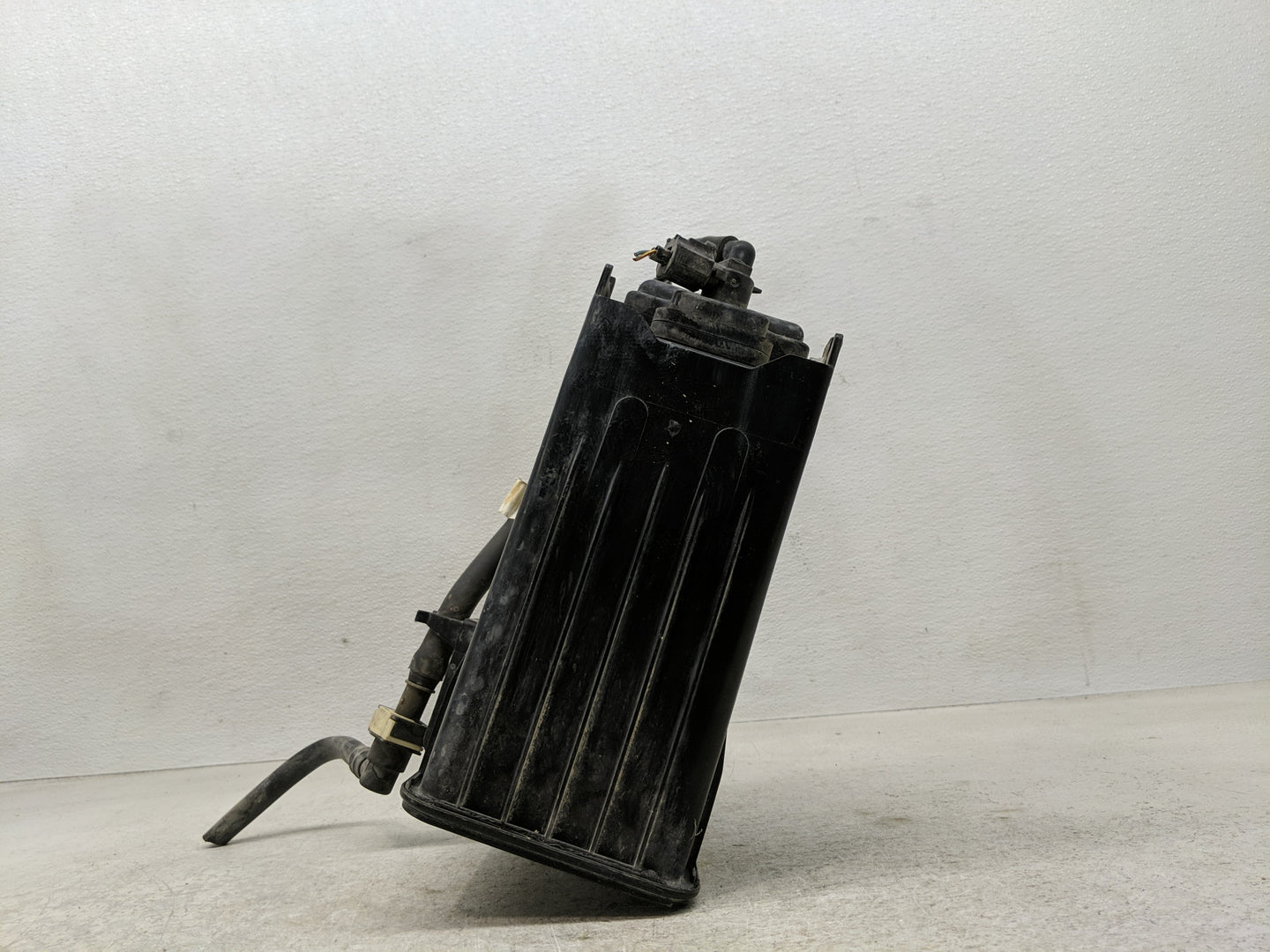 2014 Ford F-150 Fuel Vapor Charcoal Canister - Oemusedautoparts1.com