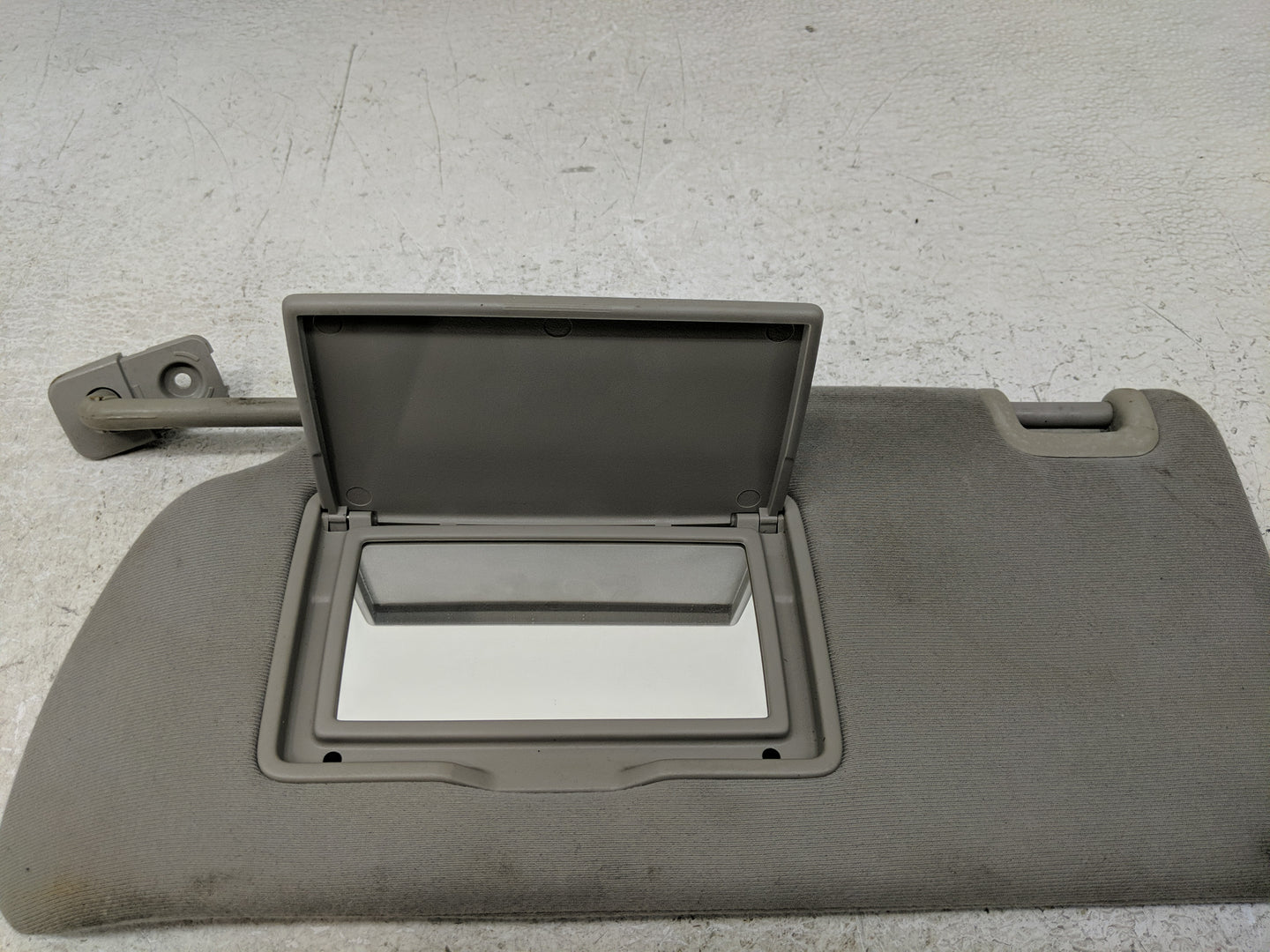 2011-2014 Ford F-150 Sun Visor Shade Replacement Driver Left Mirror Fits Fits 2011 2012 2013 2014 OEM Used Auto Parts - Oemu