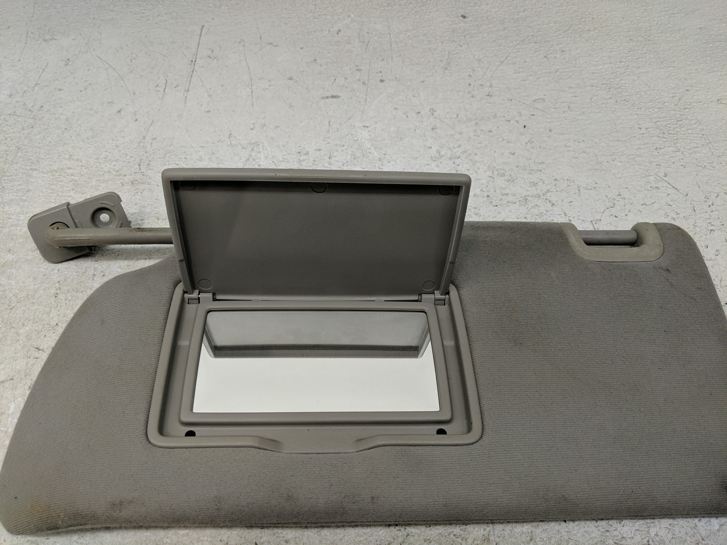 2011-2014 Ford F-150 Sun Visor Shade Replacement Driver Left Mirror Fits Fits 2011 2012 2013 2014 OEM Used Auto Parts - Oemu
