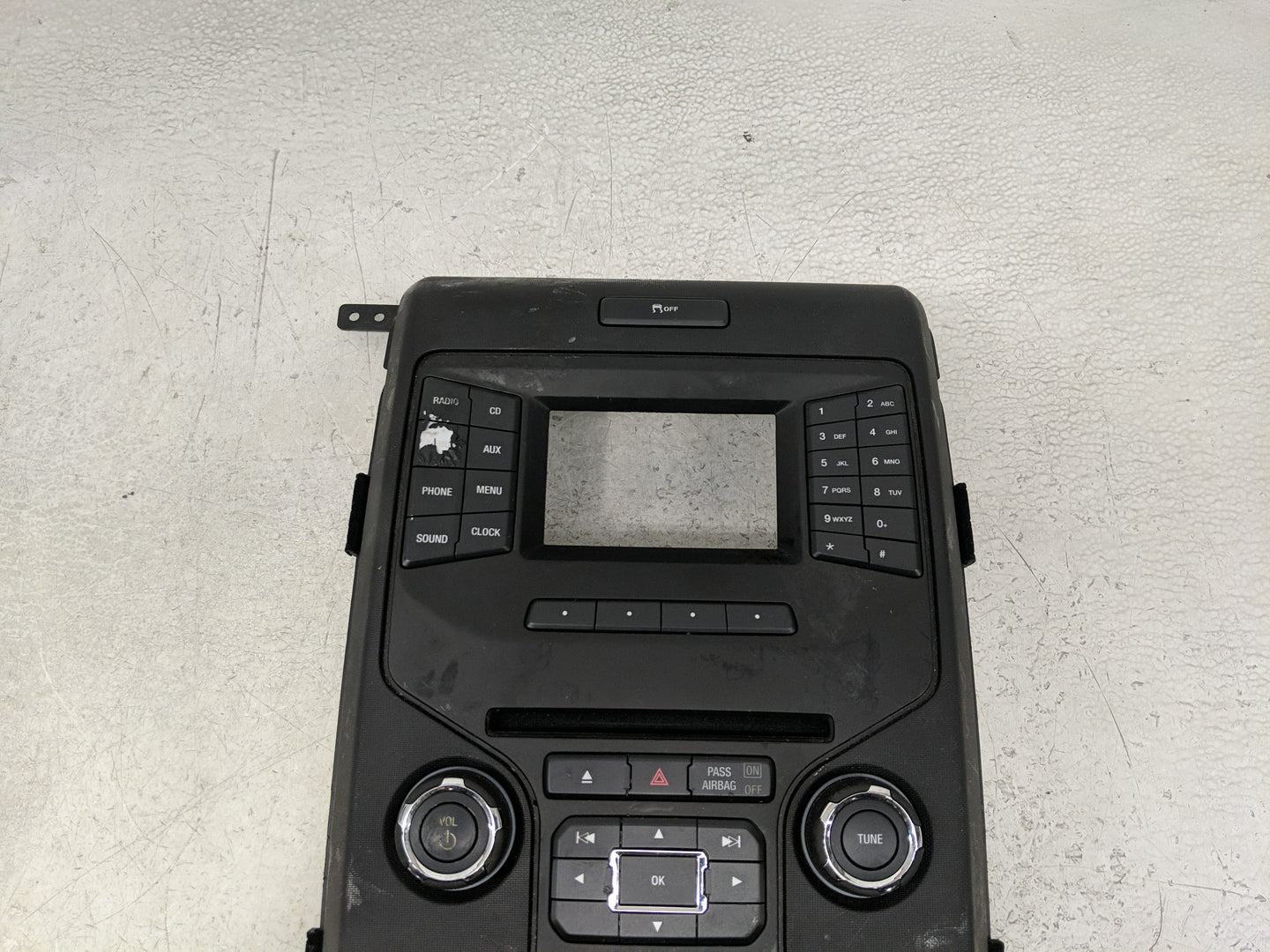 2013-2014 Ford F-150 Radio Control Panel - Oemusedautoparts1.com