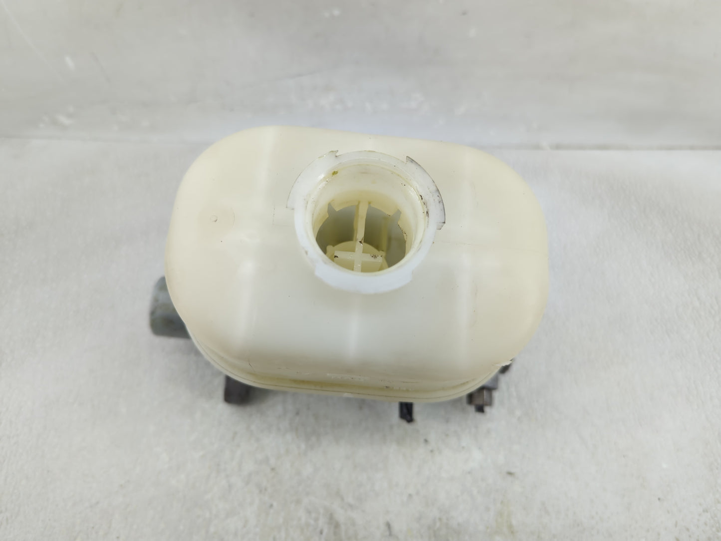 2014-2014 Ford F-150 Brake Master Cylinder - Oemusedautoparts1.com