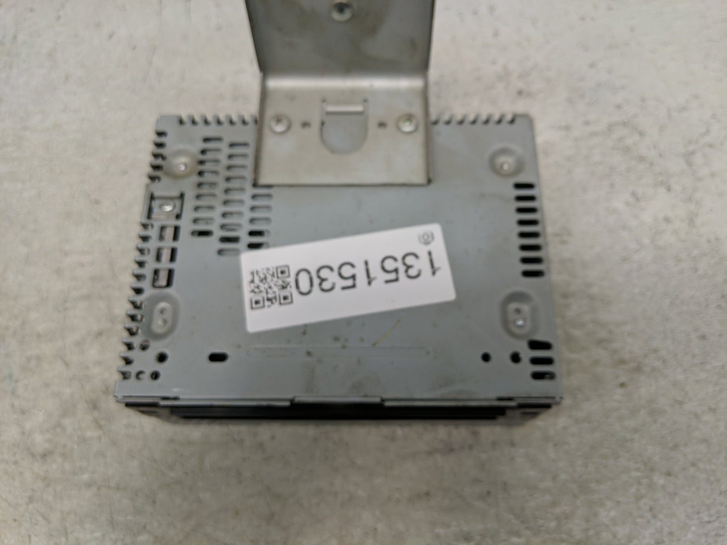 2013-2014 Ford F-150 Radio AM FM Cd Player Receiver Replacement P/N:EL3T-19C107-BB Fits Fits 2013 2014 OEM Used Auto Parts -