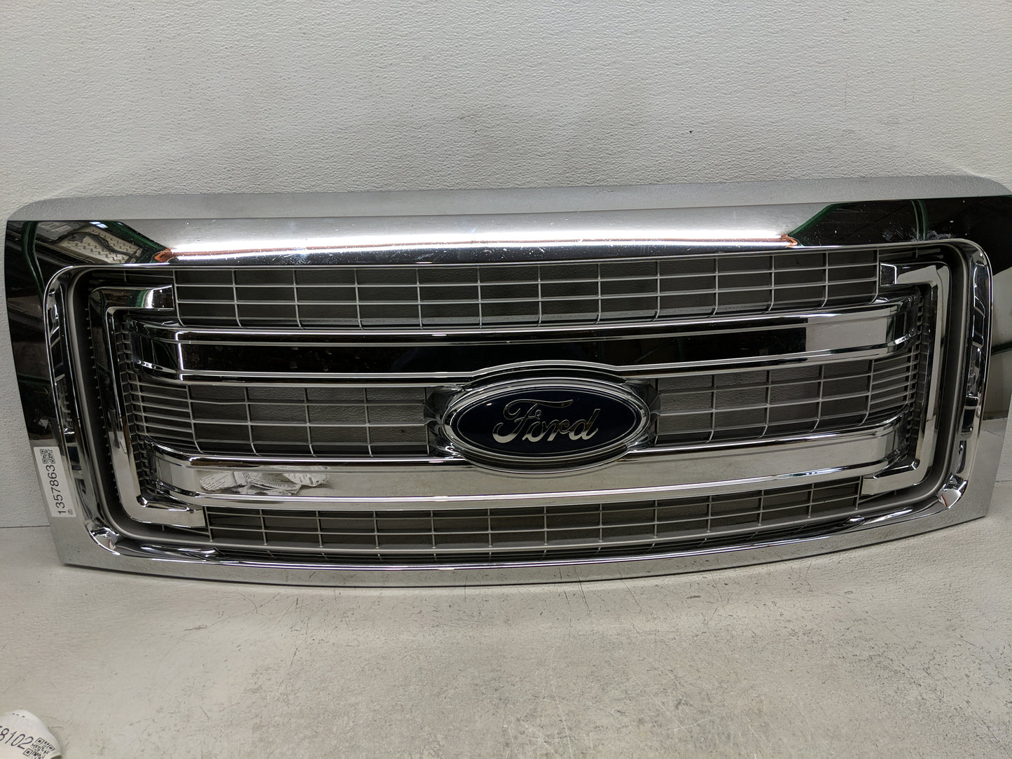 2013-2014 Ford F-150 Front Grille Bumper Not Included - Oemusedautoparts1.com