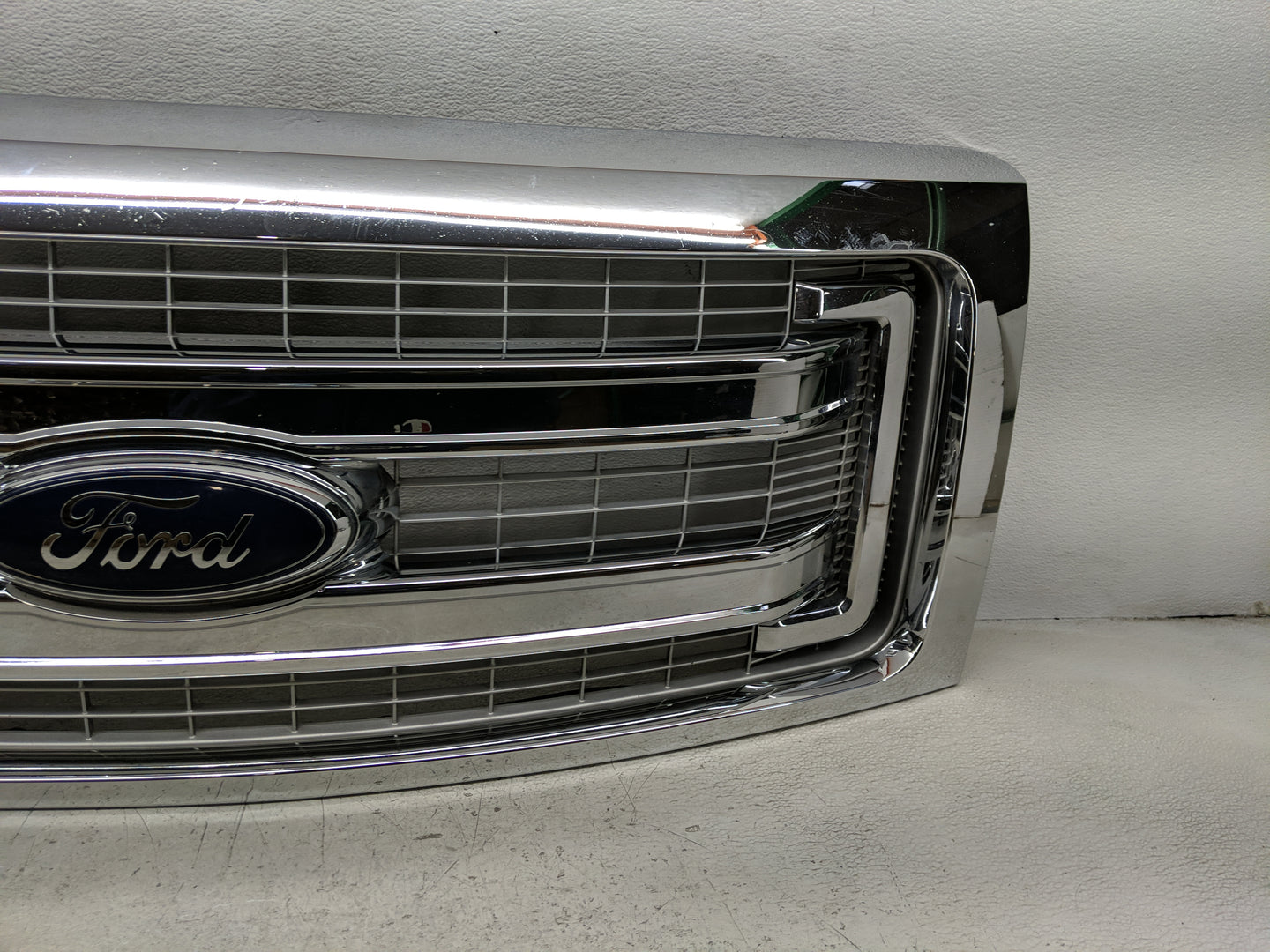 2013-2014 Ford F-150 Front Grille Bumper Not Included - Oemusedautoparts1.com