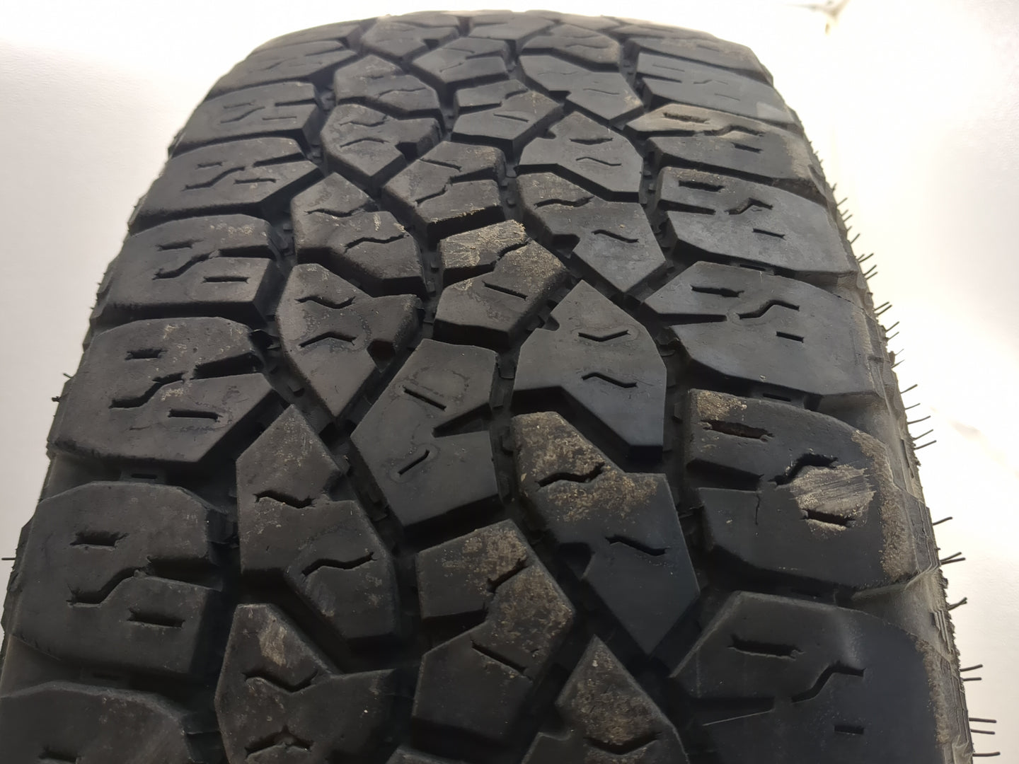 Used Tire LT245/75R17 GOODYEAR WORKHORSE AT 121/118S - Tread Depth 10/32 - Oemusedautoparts1.com