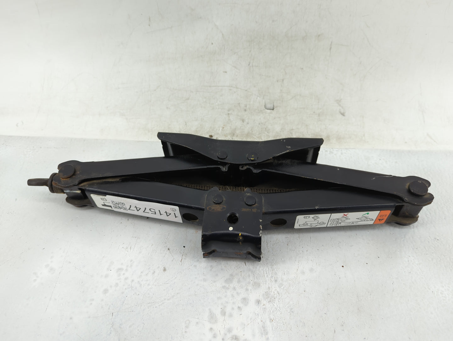 2014 Ford F-150 Spare Scissor Car Jack 1415747 - Oemusedautoparts1.com