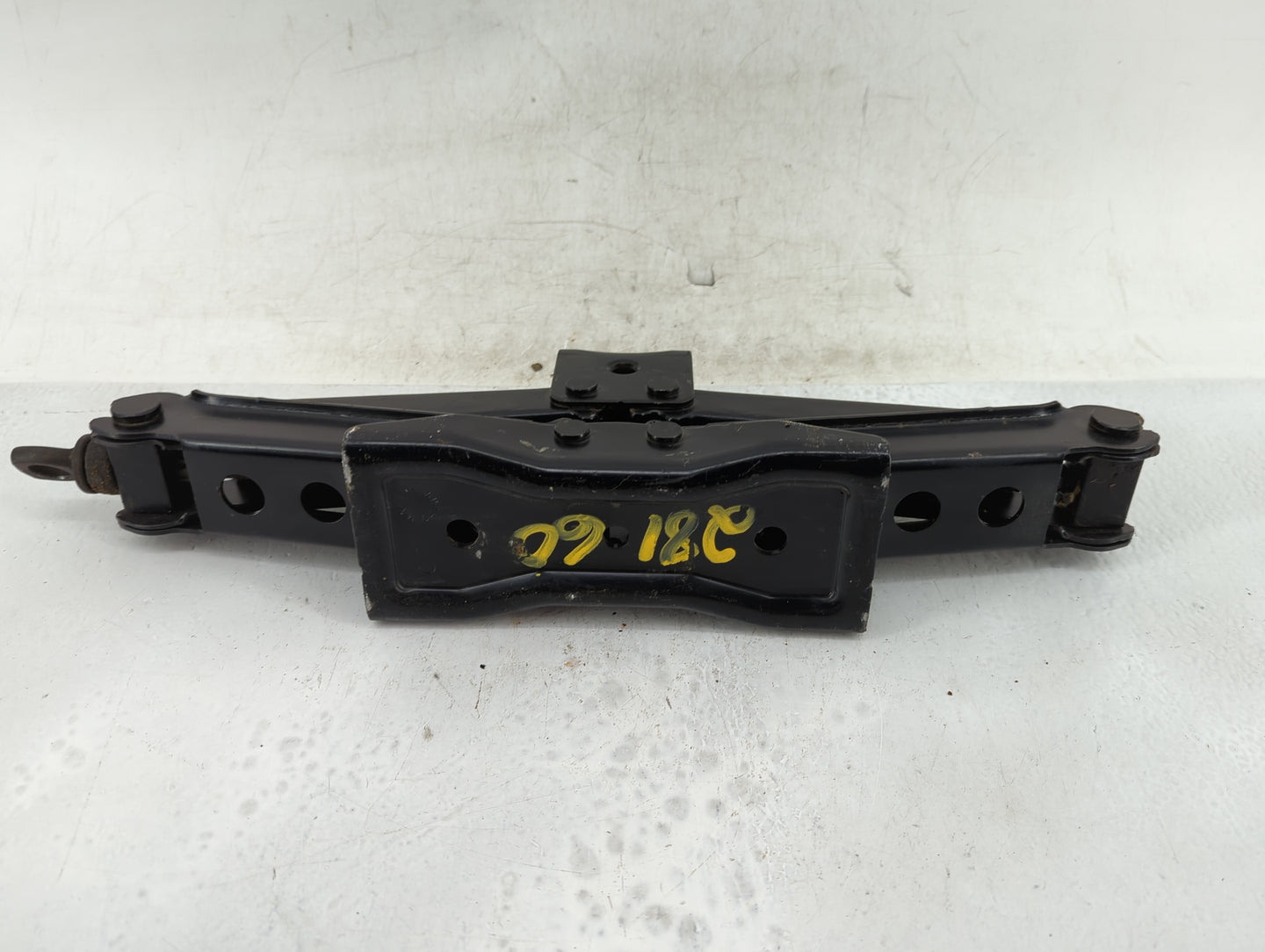 2014 Ford F-150 Spare Scissor Car Jack 1415747 - Oemusedautoparts1.com