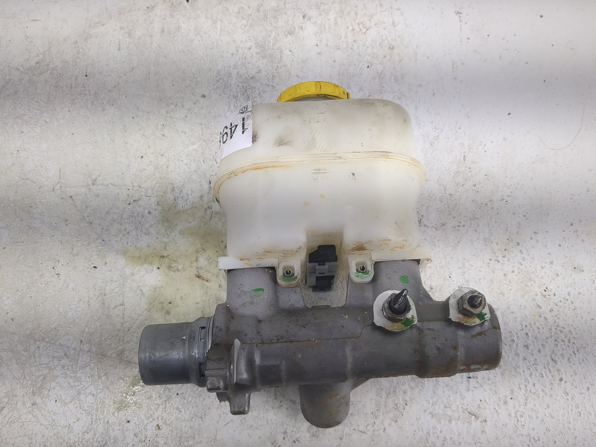 2014-2014 Ford F-150 Brake Master Cylinder 1498319 - Oemusedautoparts1.com