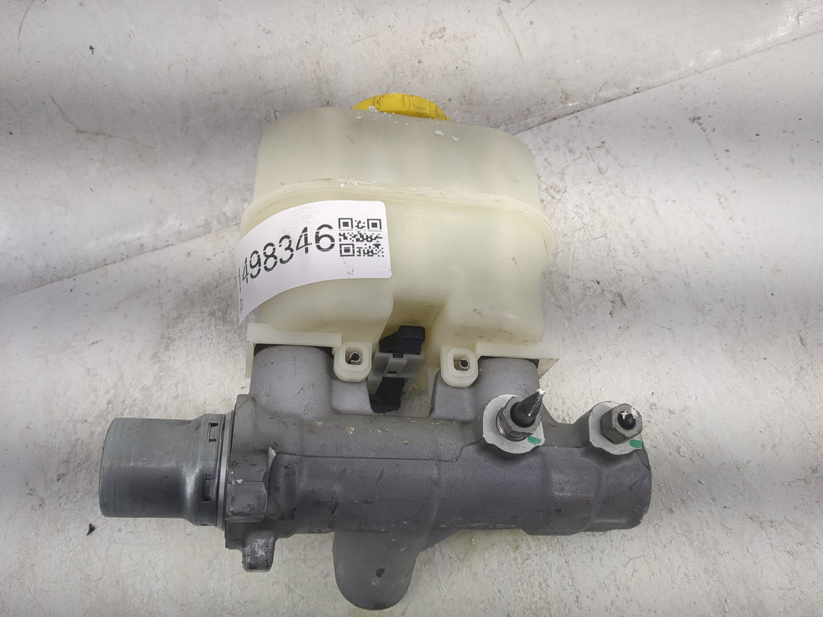 2014-2014 Ford F-150 Brake Master Cylinder 1498346 - Oemusedautoparts1.com