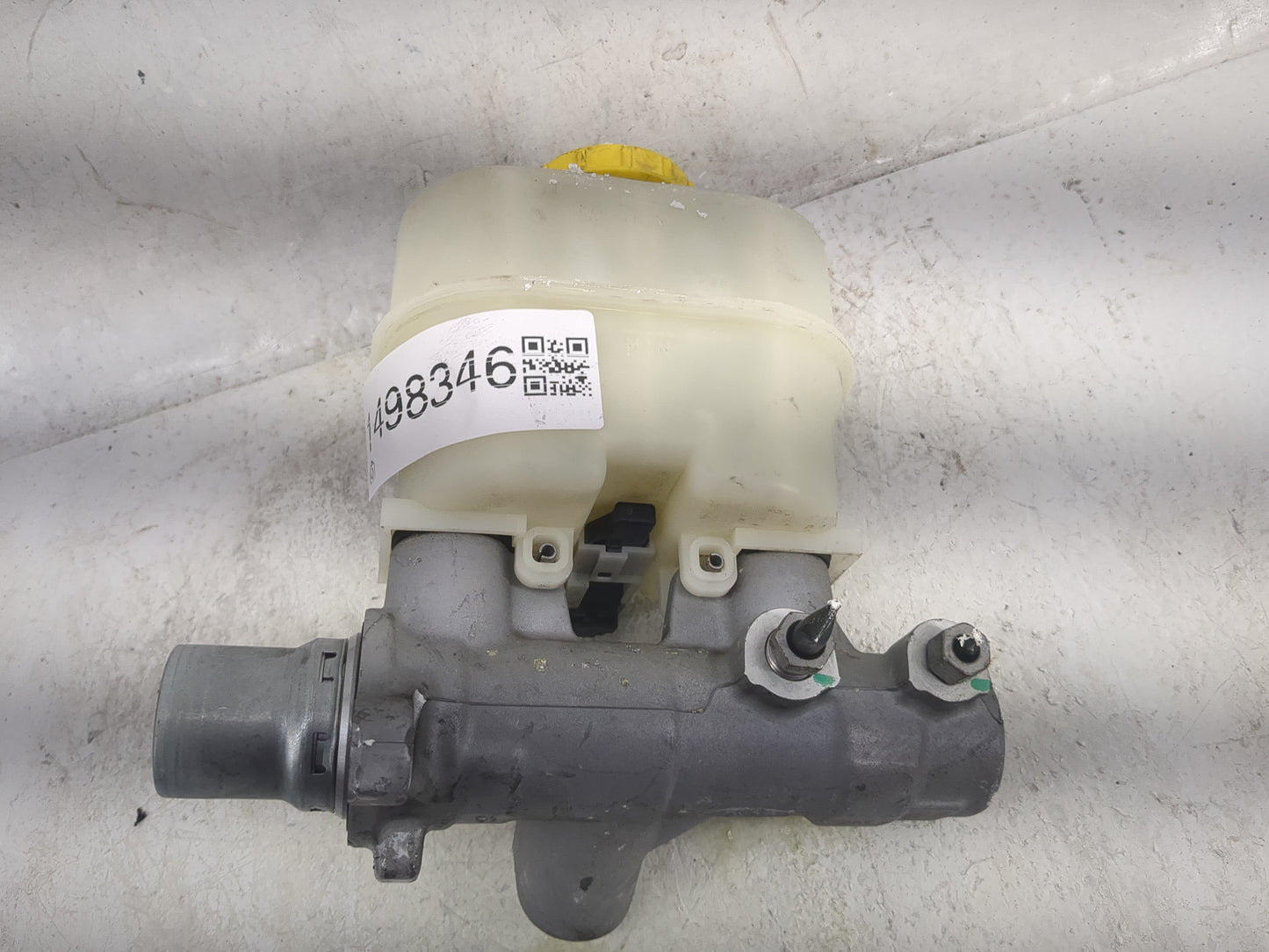 2014-2014 Ford F-150 Brake Master Cylinder 1498346 - Oemusedautoparts1.com