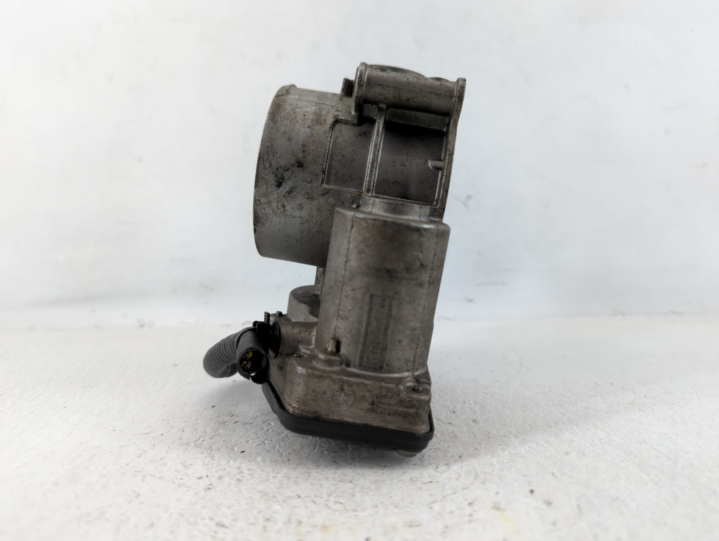 2011-2017 Ford F-150 Throttle Body P/N:132694000074 Fits Fits 2011 2012 2013 2014 2015 2016 2017 2018 2019 OEM Used Auto Par