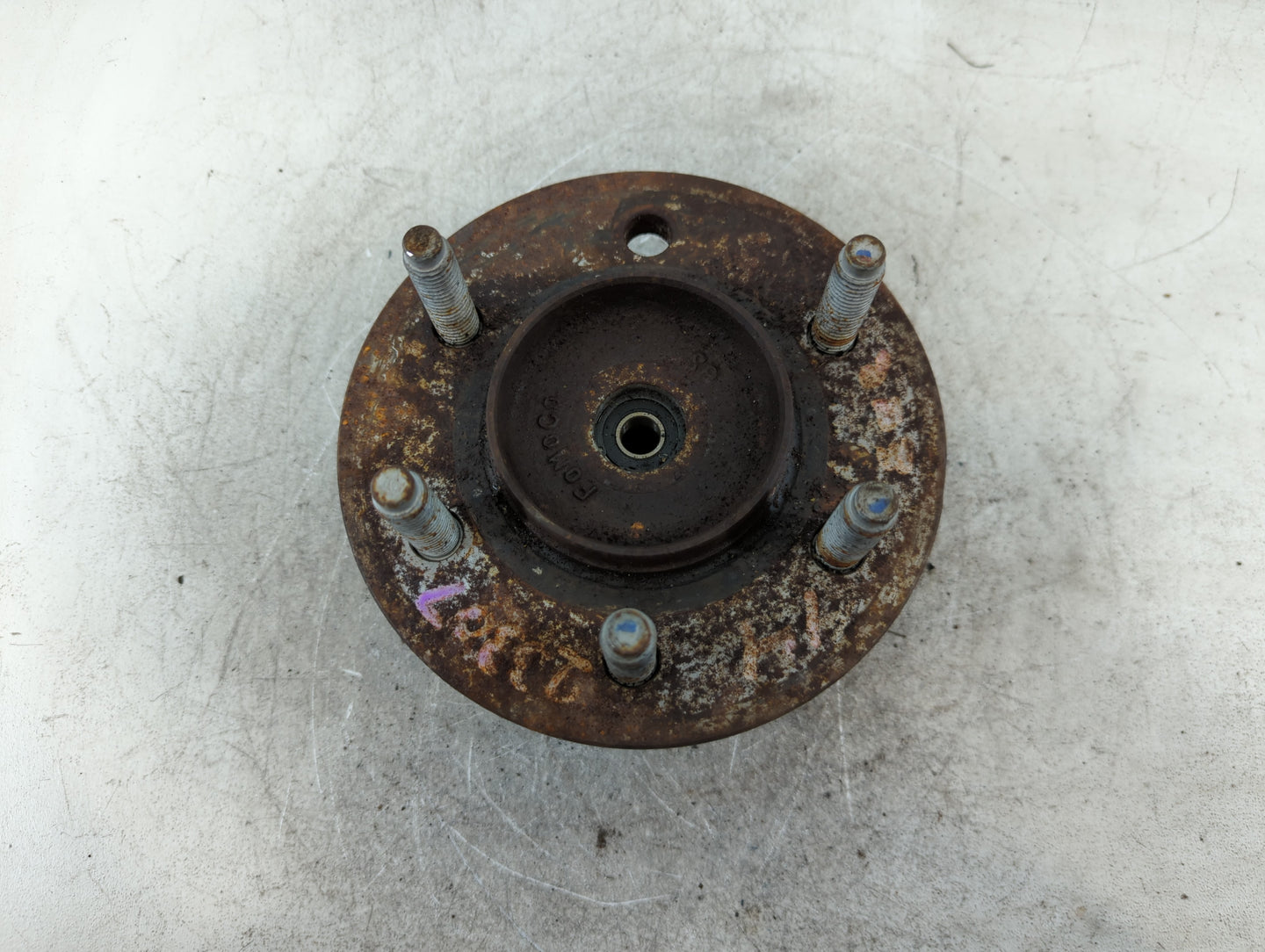 2014 Ford F-150 Driver Front Wheel Hub Oem 701089 - Oemusedautoparts1.com